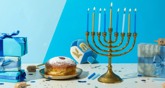 Празднуем Хануку: вино и традиционные блюда